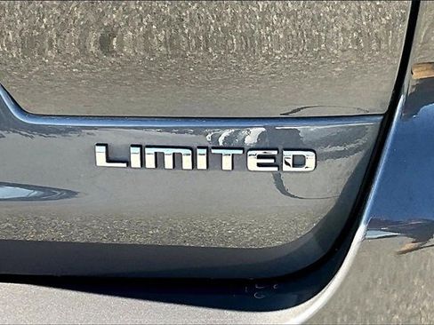 Used 2023 Jeep Grand Cherokee L Limited image 23