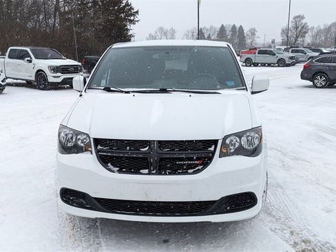 Used 2015 Dodge Grand Caravan SE image 8