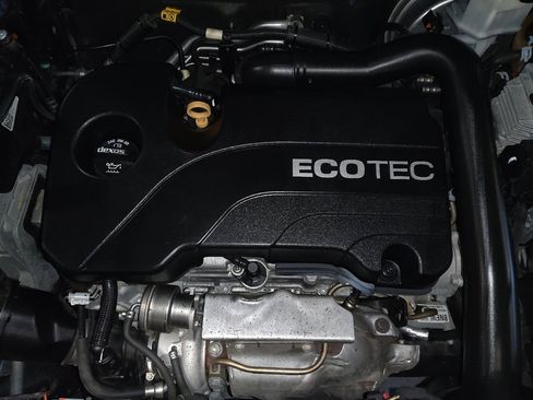 Used 2019 Chevrolet Equinox LS image 30