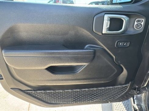 Used 2022 Jeep Wrangler Unlimited Sport image 10