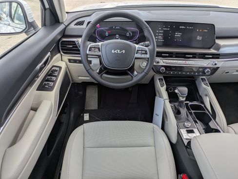 New 2025 Kia Telluride S image 21