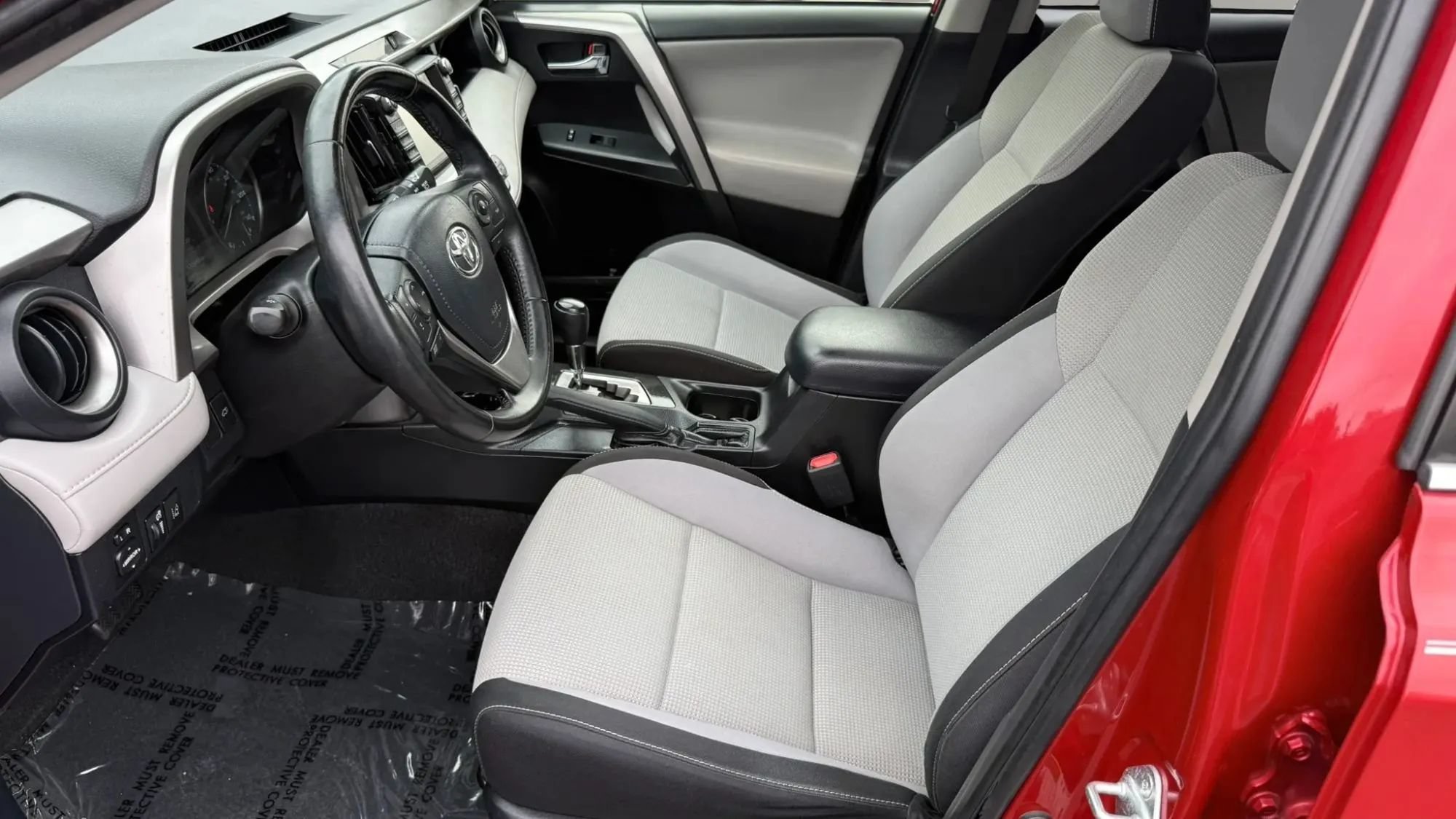 Used 2017 Toyota RAV4 XLE FWD image 13