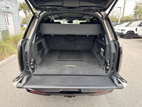 Certified 2023 Land Rover Range Rover Autobiography AWD/4WD image 11