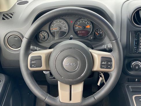 Used 2017 Jeep Compass 75th Anniversary w/ Power Value Group image 12