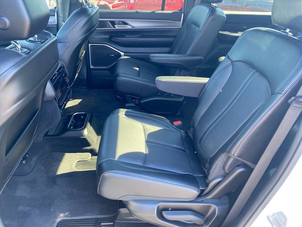 Used 2024 Jeep Wagoneer Series II w/ Convenience Group I AWD/4WD image 24