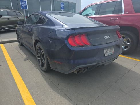 Used 2018 Ford Mustang GT RWD image 3