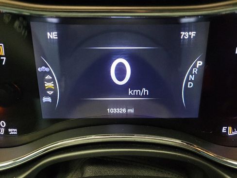 Used 2019 Jeep Grand Cherokee Altitude image 23