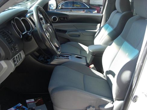 Used 2012 Toyota Tacoma PreRunner w/ TRD Sport Pkg RWD image 20