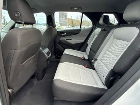 Used 2021 Chevrolet Equinox LS image 12