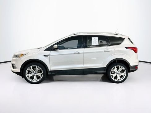 Used 2019 Ford Escape Titanium w/ U9j03 - Titanium Tow Package AWD/4WD image 4