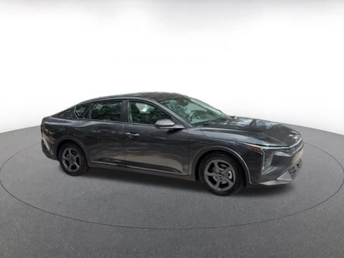 Used 2025 Kia K4 FWD image 2