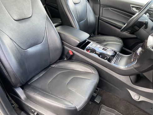Used 2020 Ford Edge Titanium w/ Equipment Group 301A FWD image 36