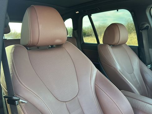 Used 2022 BMW X5 xDrive40i w/ Executive Package image 25