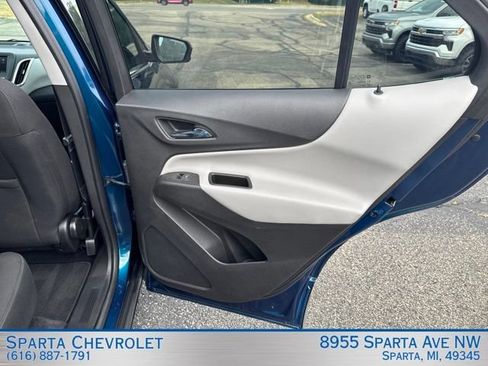 Used 2020 Chevrolet Equinox LT w/ Driver Convenience Package AWD/4WD image 28