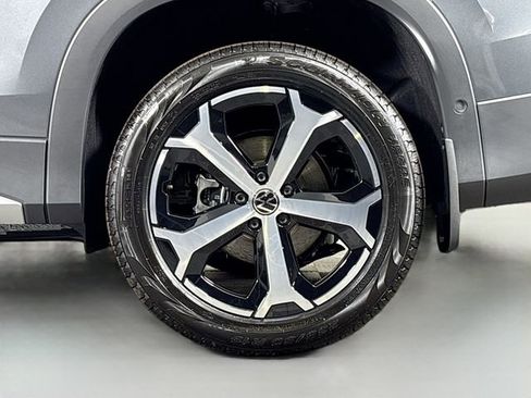 New 2026 Volkswagen Tiguan SE image 31