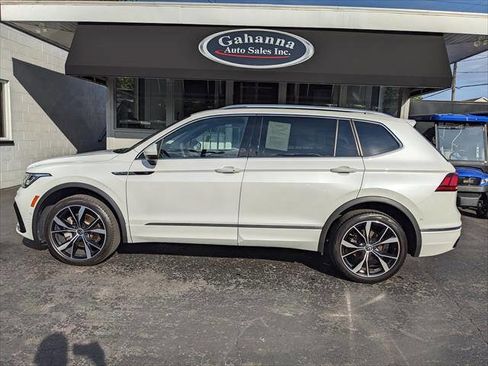 Used 2022 Volkswagen Tiguan SEL R-Line image 2