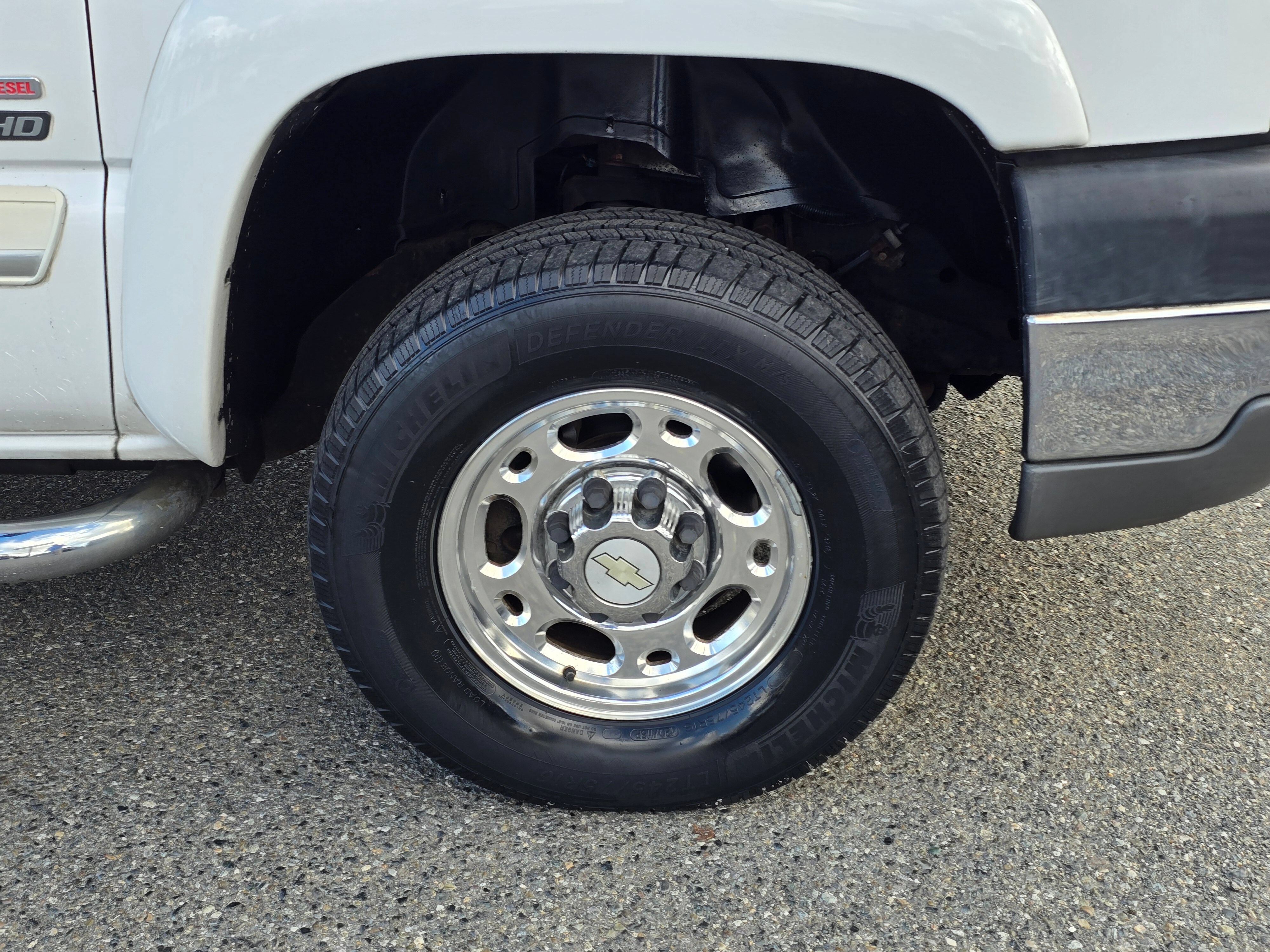Used 2005 Chevrolet Silverado 2500 LT w/ Heavy-Duty Power Package AWD/4WD image 9