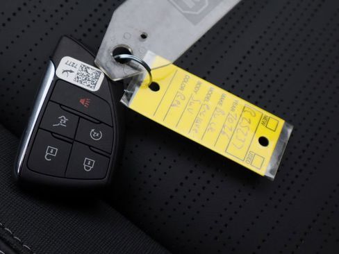 Certified 2026 Buick Enclave Sport Touring w/ Power Package image 38