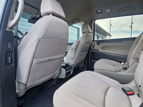 Used 2018 Honda Odyssey EX image 17