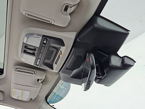 Certified 2025 Subaru Crosstrek 2.0i Premium image 17