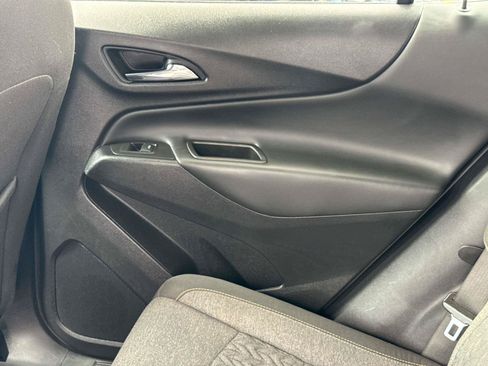 Used 2023 Chevrolet Equinox LT FWD image 12