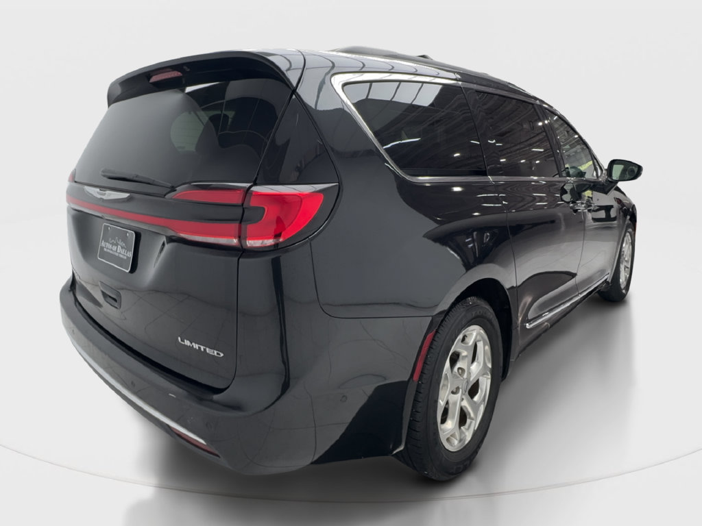 Used 2022 Chrysler Pacifica Limited FWD image 8