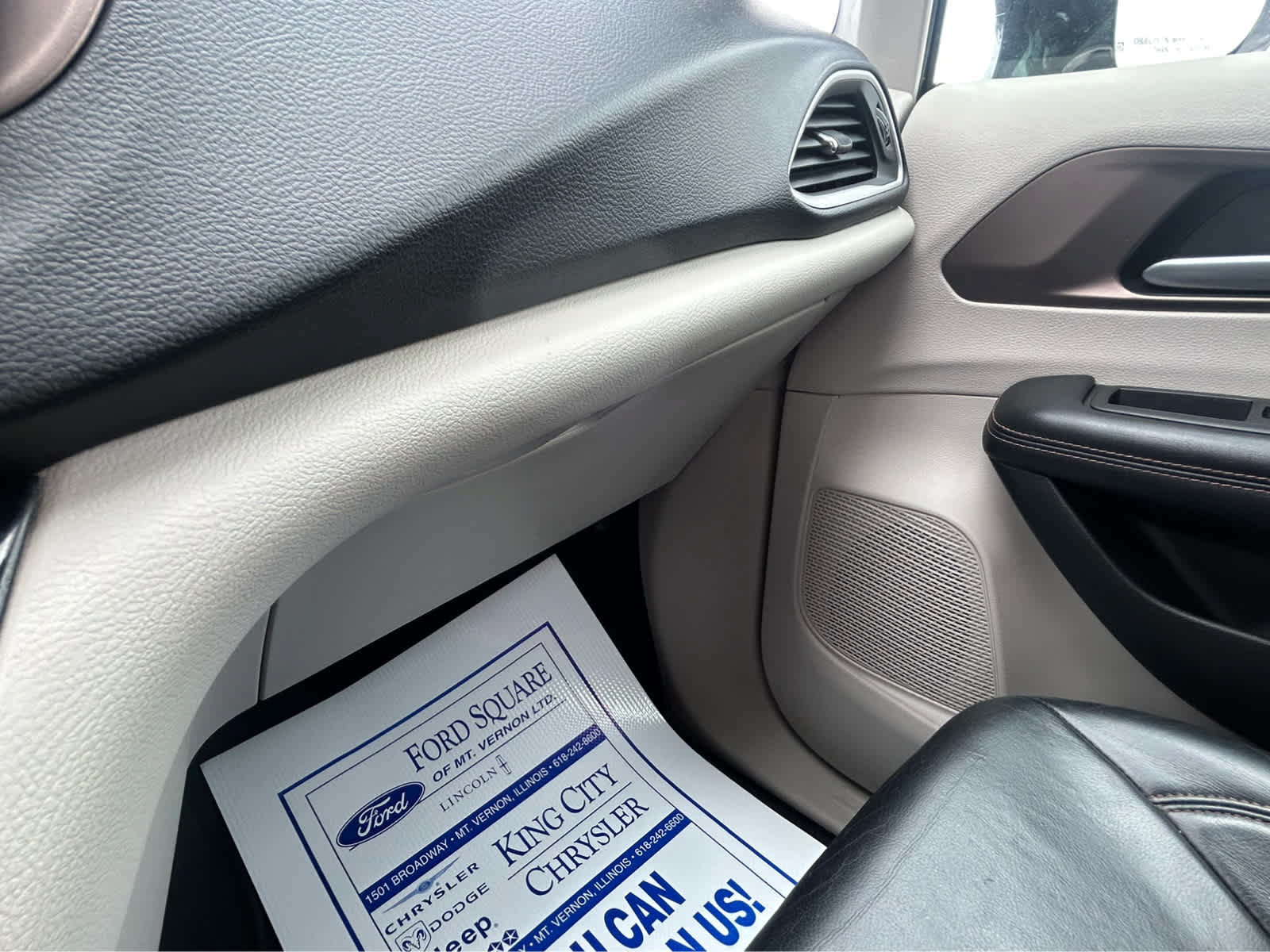 Used 2018 Chrysler Pacifica Touring-L w/ Advanced Safetytec Group FWD image 55