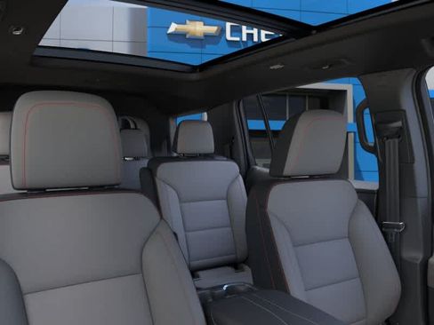 New 2026 Chevrolet Traverse LT w/ Sun and Wheel Package FWD image 24