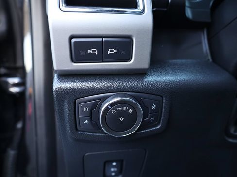 Used 2015 Ford F150 Lariat AWD/4WD image 21