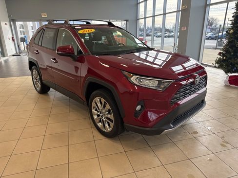Used 2019 Toyota RAV4 Limited image 5