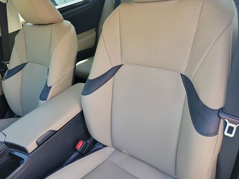 Used 2021 Lexus ES 300h w/ Premium Package image 6