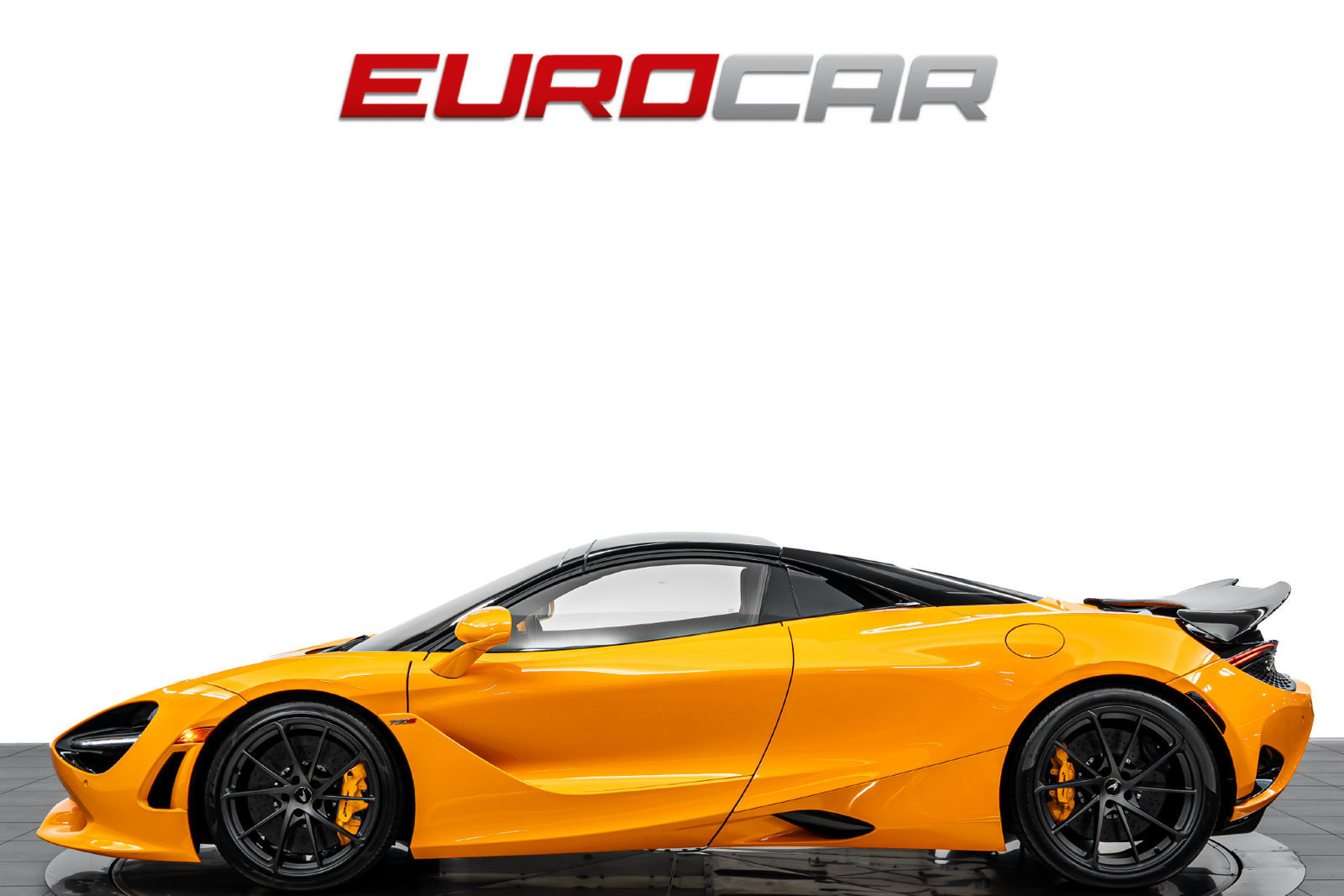 Used 2026 McLaren 750S Spider RWD image 3
