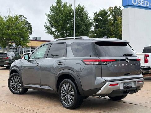 Used 2025 Nissan Pathfinder SL w/ SL Premium Package AWD/4WD image 6