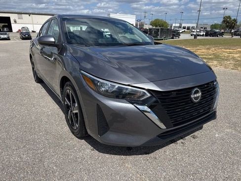 Used 2025 Nissan Sentra SV image 4