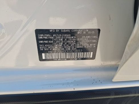 Used 2025 Subaru Crosstrek 2.5i Premium AWD/4WD image 3