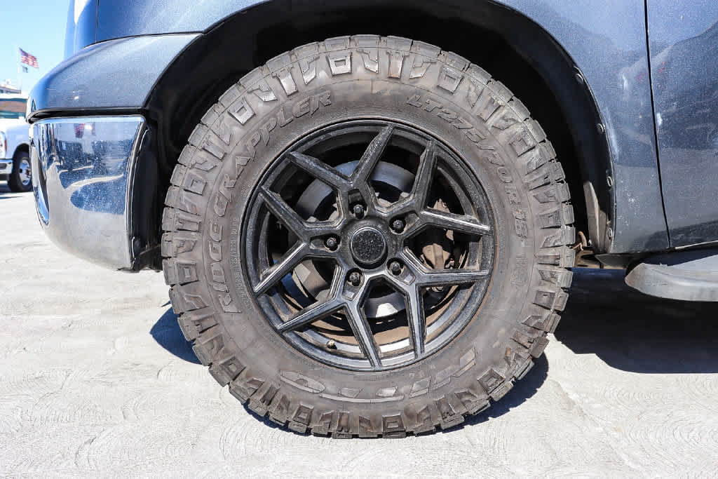 Used 2009 Toyota Tundra 2WD CrewMax w/ Tow Pkg image 11