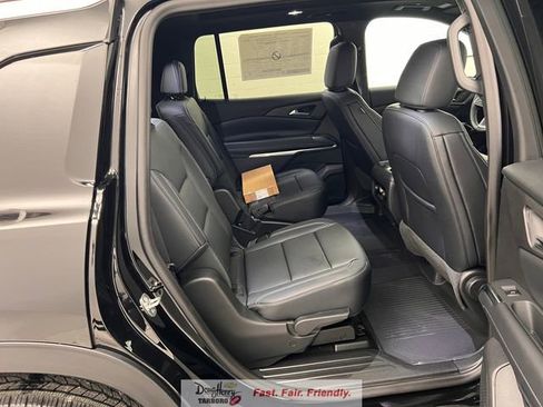 New 2026 Chevrolet Traverse LT w/ Sun and Wheel Package FWD image 38