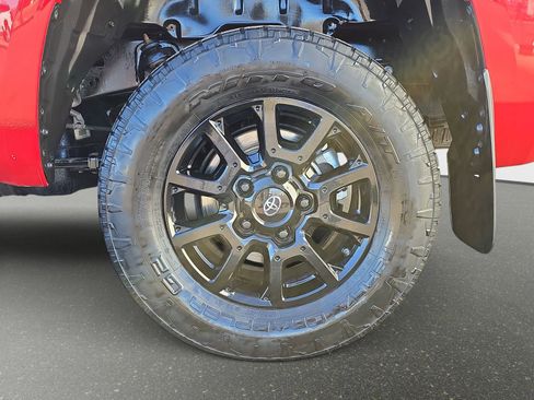 Used 2020 Toyota Tundra SR5 w/ SX Package AWD/4WD image 31