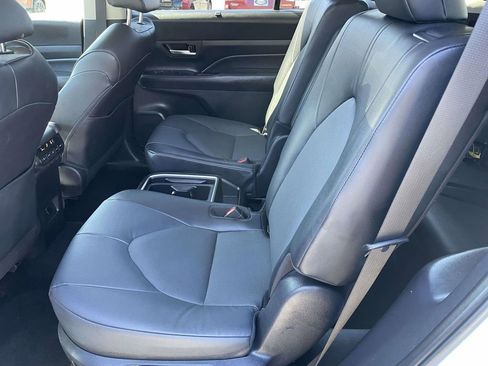Used 2025 Toyota Grand Highlander AWD image 23