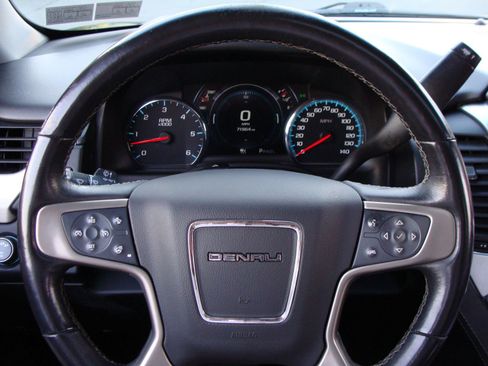 Used 2019 GMC Yukon Denali w/ Denali Ultimate Package image 17