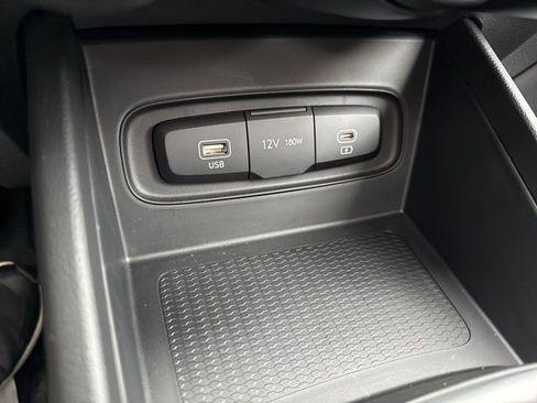 Certified 2023 Hyundai Venue SEL image 13