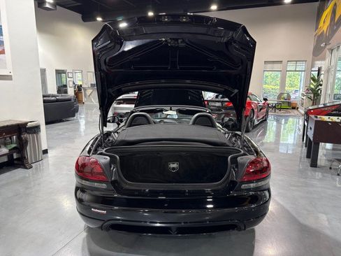Used 2004 Dodge Viper SRT-10 RWD image 13