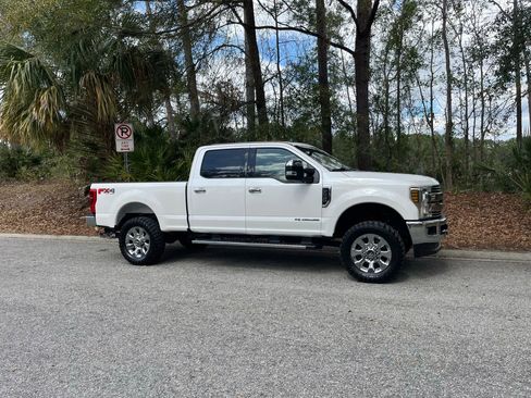 Used 2019 Ford F250 Lariat w/ Lariat Ultimate Package image 2
