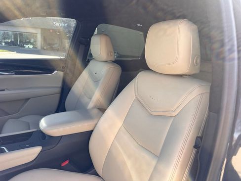 Used 2019 Cadillac XT5 FWD image 19