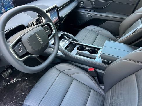 New 2026 Lincoln Nautilus Reserve w/ Jet Appearance Package AWD/4WD image 8