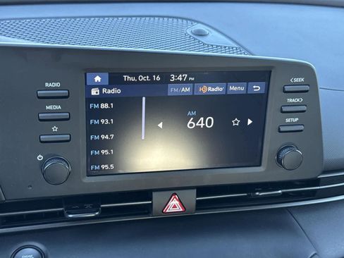 Certified 2025 Hyundai Elantra Sport w/ Cargo Package image 16