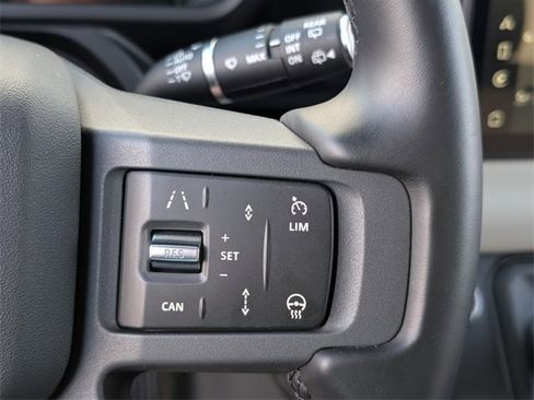 Used 2024 Land Rover Defender 110 X-Dynamic SE image 24