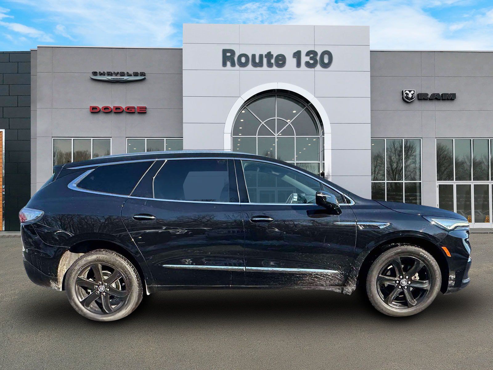Used 2024 Buick Enclave Essence w/ Experience Buick Package AWD/4WD image 5
