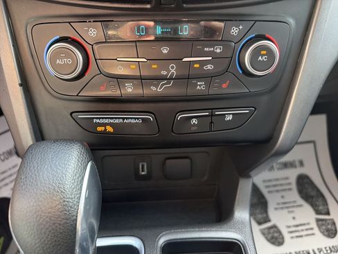 Used 2018 Ford Escape SE FWD image 22