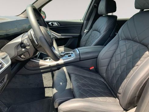Used 2024 BMW X7 xDrive40i w/ Executive Package AWD/4WD image 9
